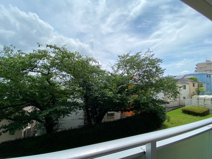 物件内観写真17　(室内からの展望)