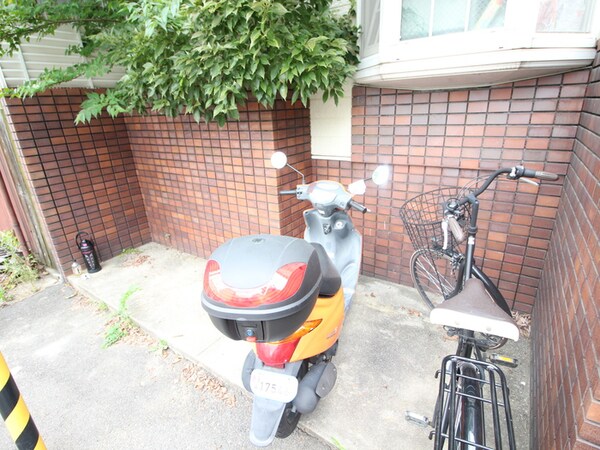 バイク置き場