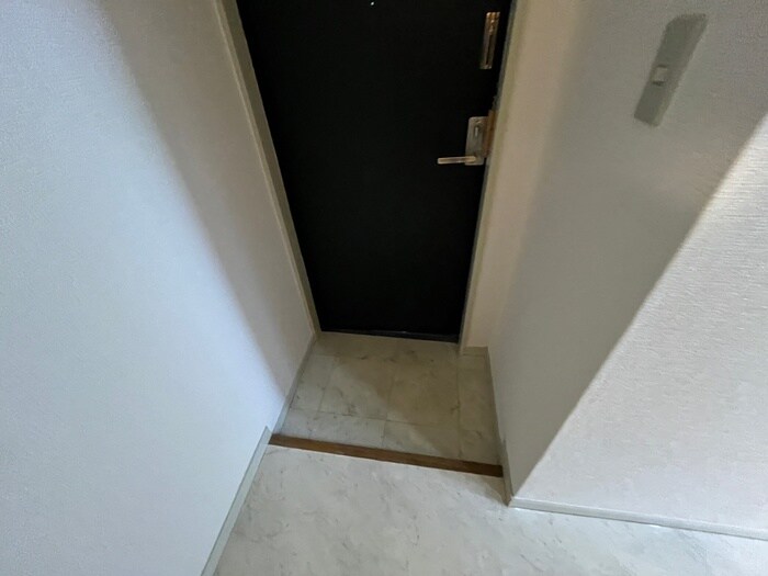 物件内観写真17　(玄関)