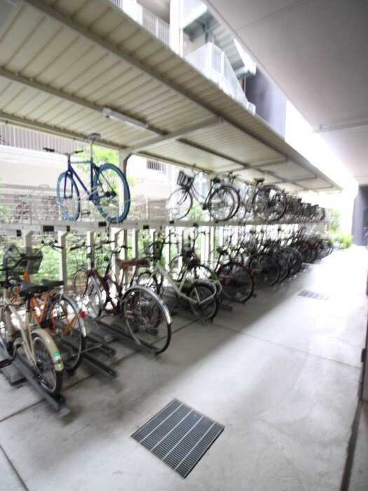 物件外観写真5　(駐輪場)