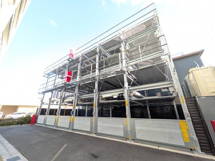 物件外観写真2　(駐車場)