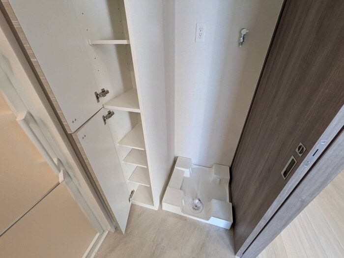 物件内観写真16　(洗濯機置場)