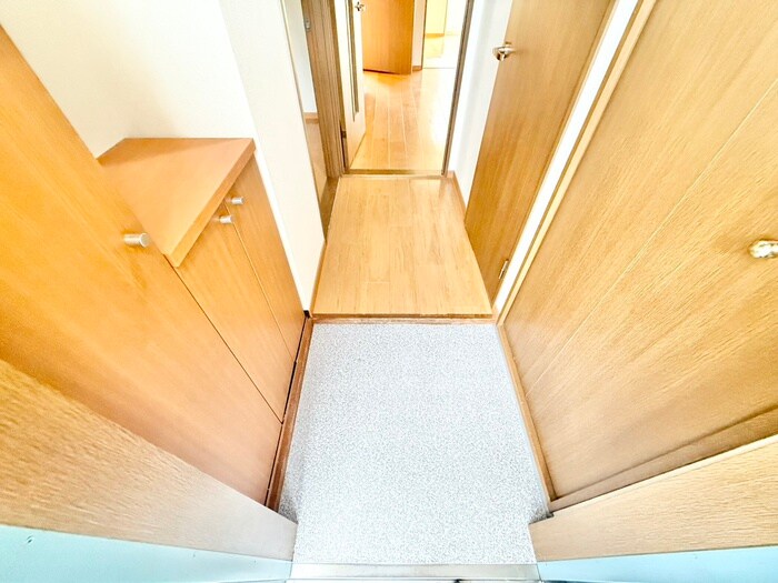 物件内観写真17　(玄関)