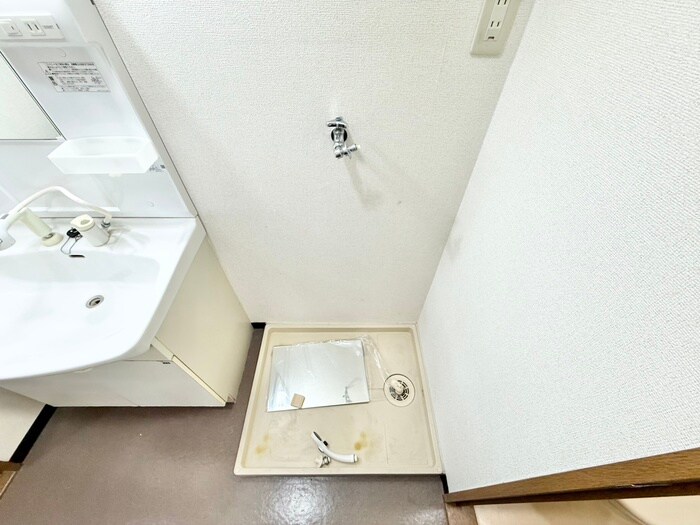 物件内観写真19　(洗濯機置場)