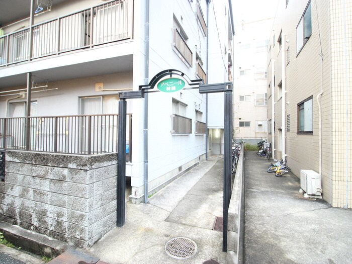 物件外観写真4　(エントランス部分)