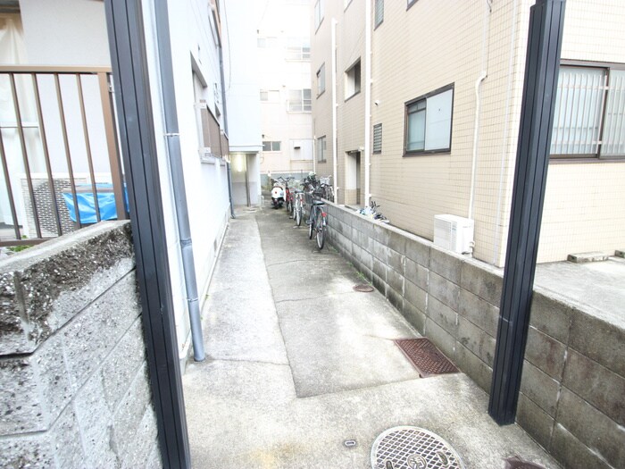 物件外観写真6　(駐輪場)