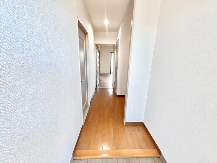 物件内観写真17　(廊下)