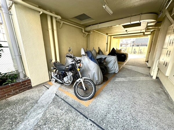 バイク置き場