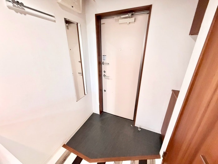 物件内観写真14　(玄関)