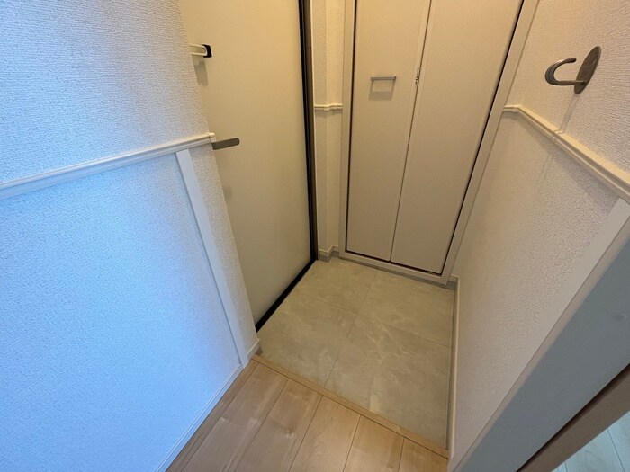 物件内観写真15　(玄関)