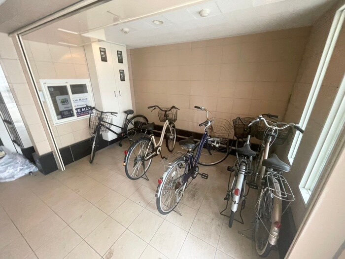 物件外観写真6　(駐輪場)