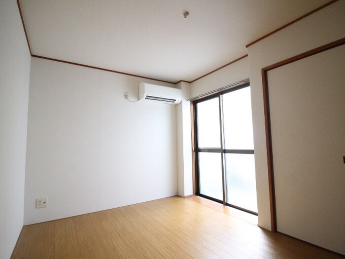 物件内観写真5　(居室)