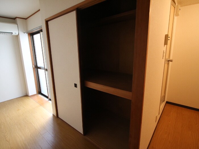 物件内観写真12　(収納)