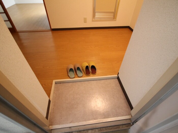 物件内観写真13　(玄関)