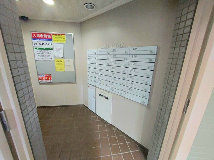 物件外観写真2　(エントランス部分)