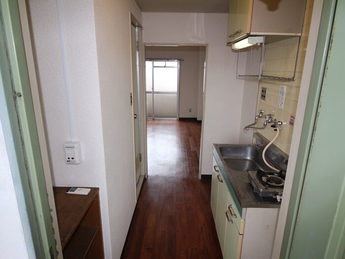 物件内観写真7　(玄関)