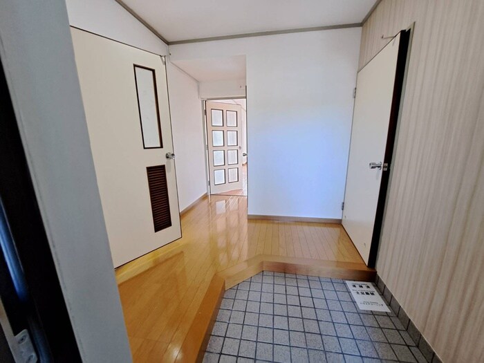 物件内観写真20　(廊下)