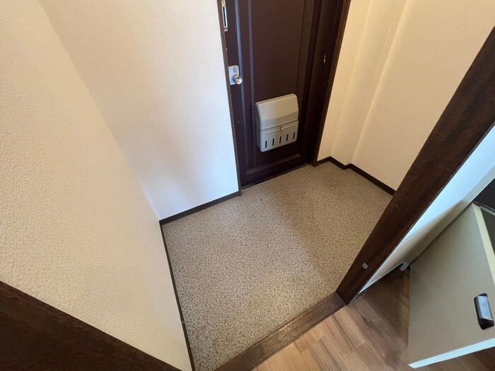 物件内観写真15　(玄関)