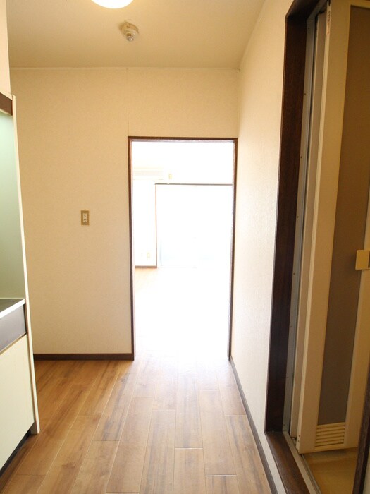 物件内観写真19　(廊下)