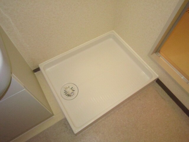 物件内観写真12　(洗濯機置場)