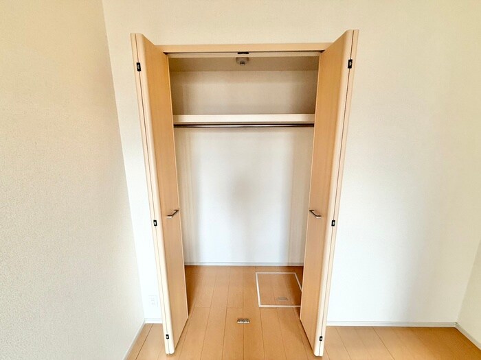 物件内観写真12　(収納)