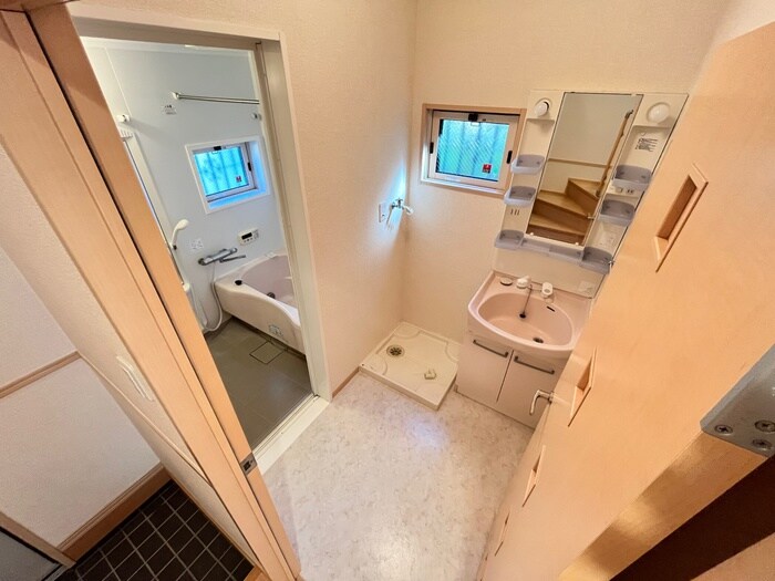 物件内観写真10　(洗面)