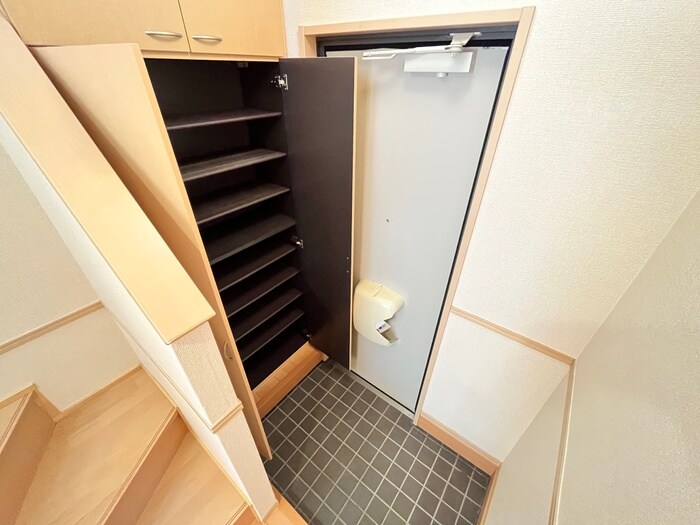 物件内観写真14　(靴箱)