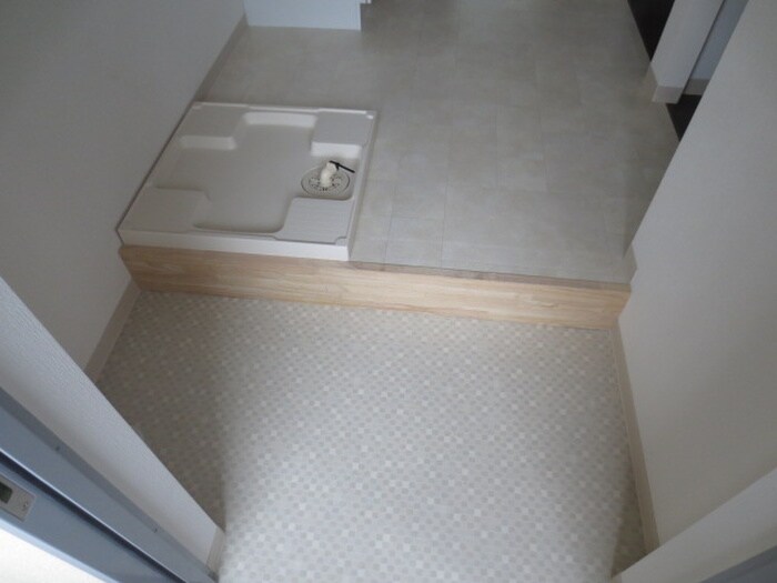 物件内観写真13　(玄関)