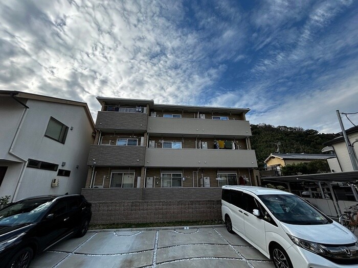 物件外観写真2　(駐輪場)