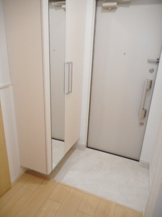 物件内観写真8　(玄関)