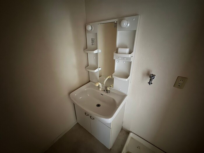 物件内観写真8　(洗面)