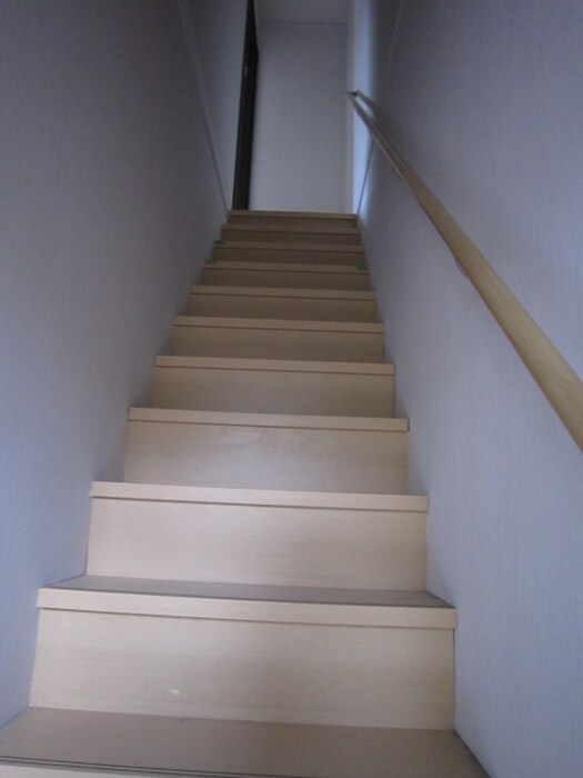 物件内観写真3　(廊下)