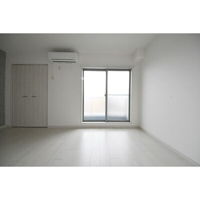 物件内観写真4　(居室)