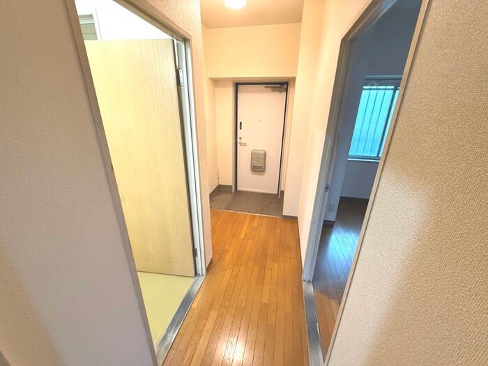 物件内観写真15　(玄関)