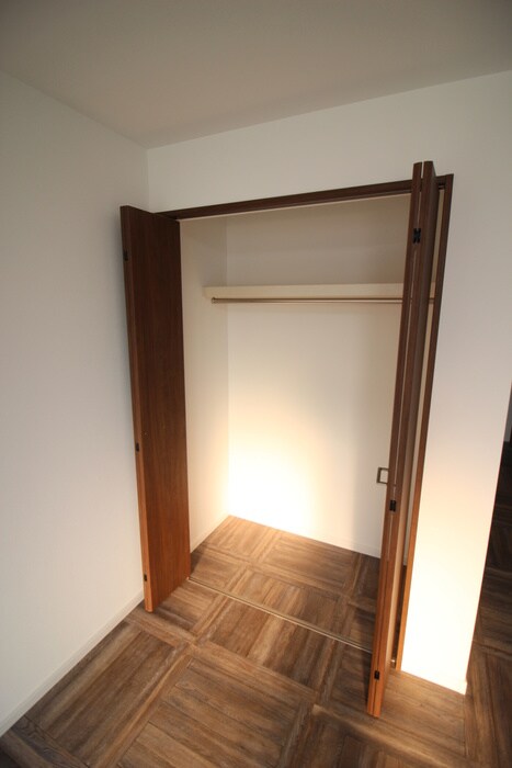 物件内観写真10　(収納)