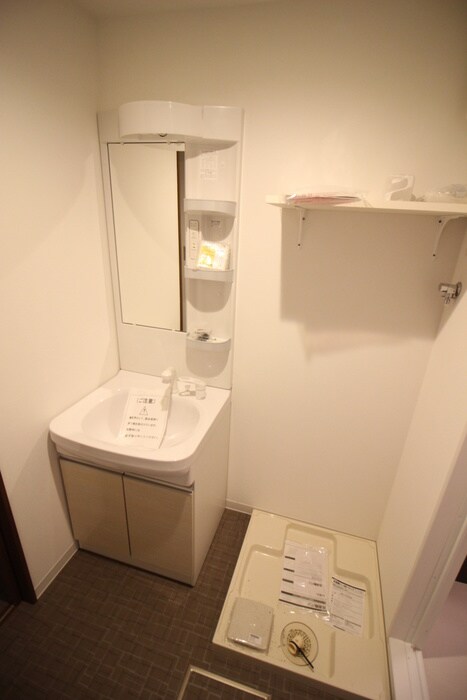 物件内観写真13　(洗面)