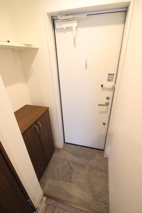 物件内観写真18　(玄関)