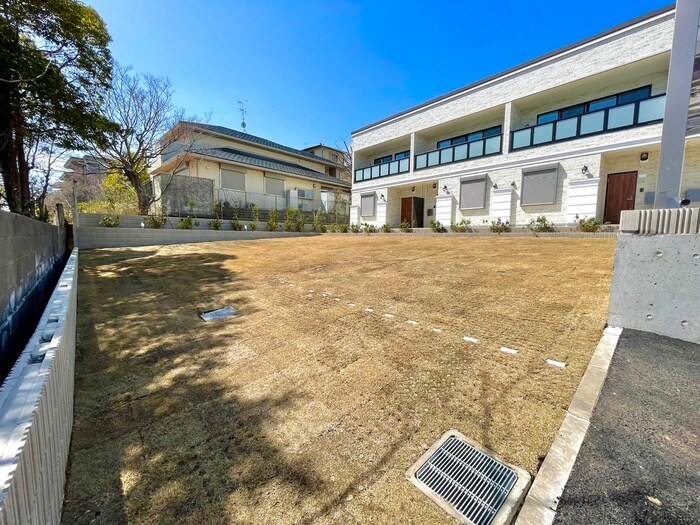 物件外観写真3　(駐車場)