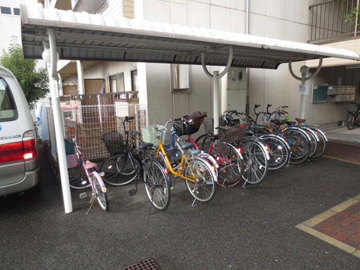 物件外観写真3　(駐輪場)