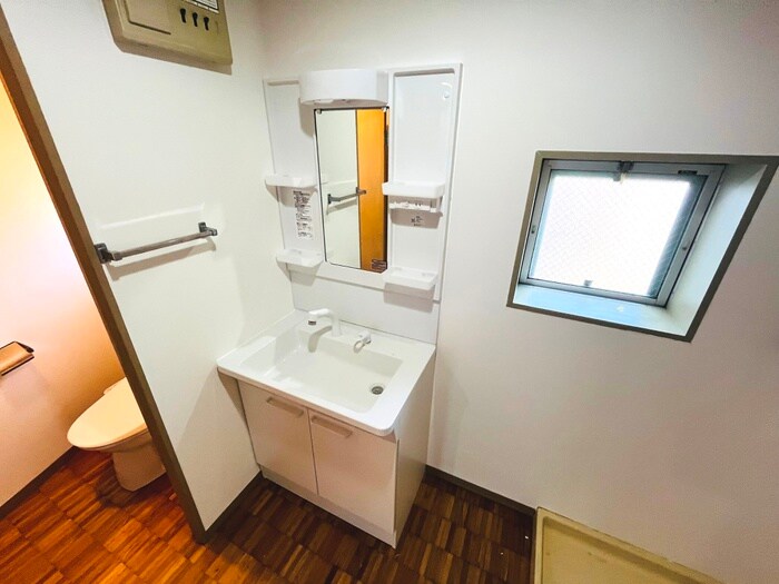 物件内観写真11　(洗面)