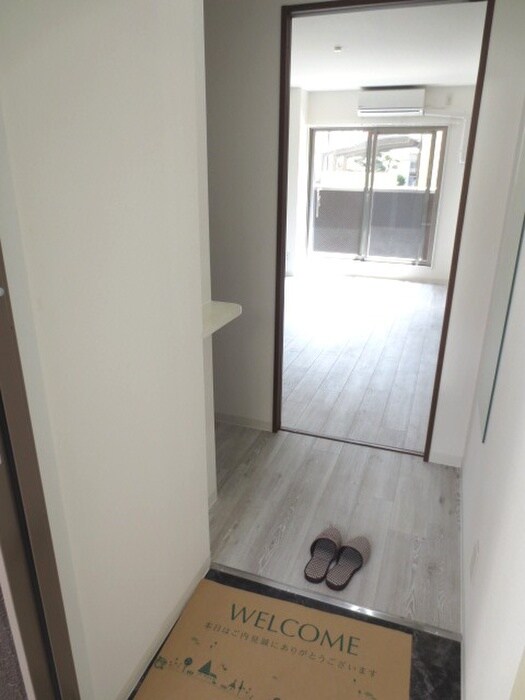 物件内観写真7　(玄関)