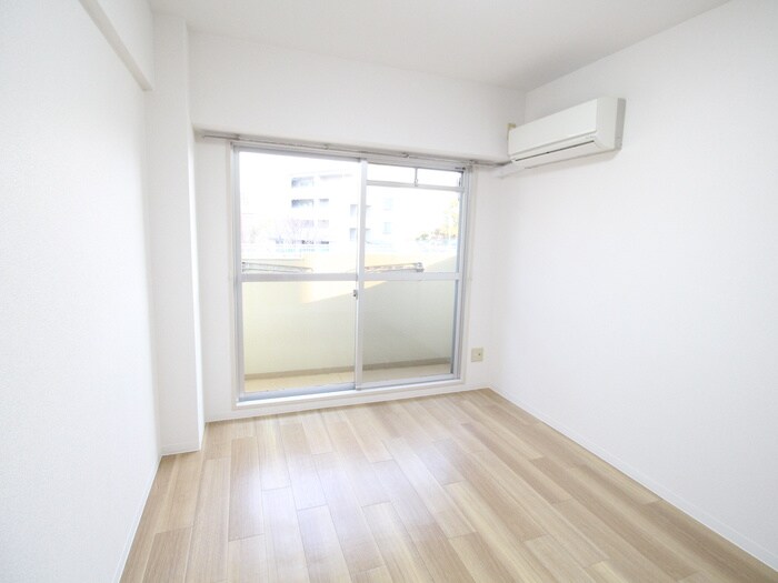 物件内観写真4　(居室)