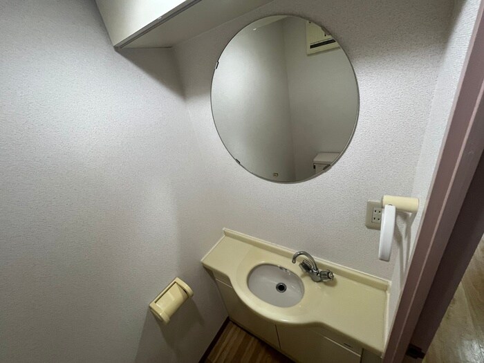 物件内観写真8　(洗面)