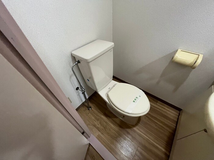 物件内観写真8　(トイレ)