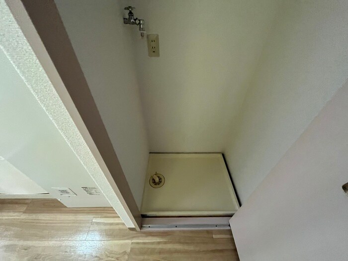 物件内観写真10　(洗濯機置場)