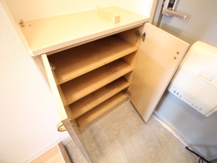 物件内観写真15　(靴箱)