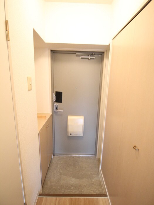 物件内観写真16　(玄関)
