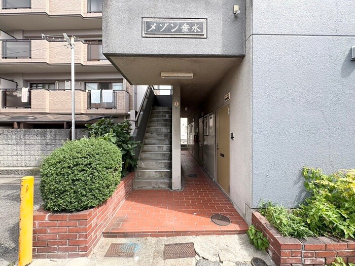 物件外観写真4　(エントランス部分)