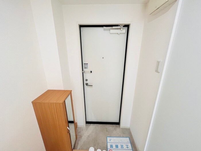 物件内観写真14　(玄関)
