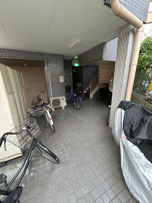 物件外観写真5　(駐輪場)